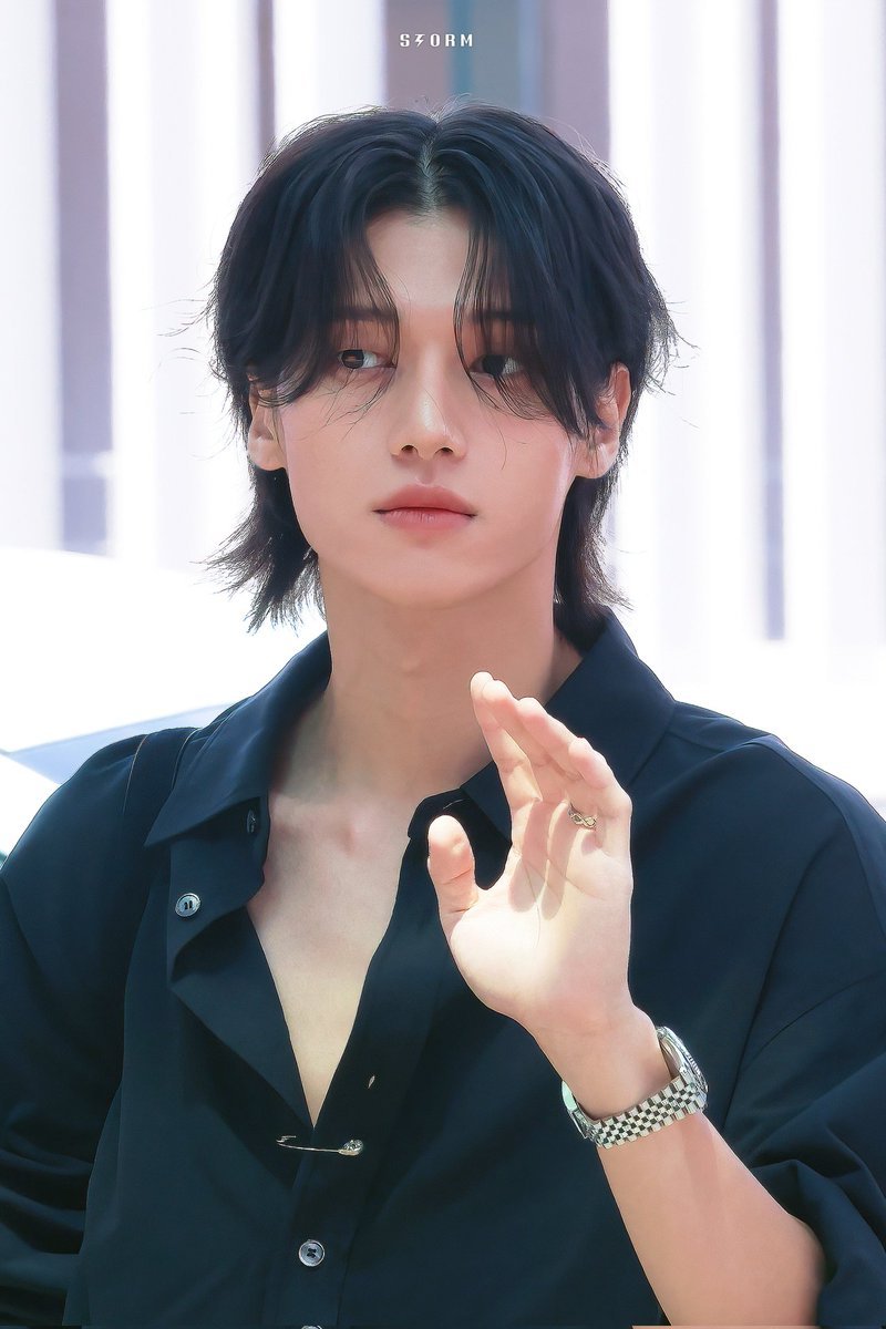 feel_the_storm's tweet photo. 260627 인천 출국 
#에이티즈 #우영
#ATEEZ #WOOYOUNG https://t.co/Z2SlIxeydg