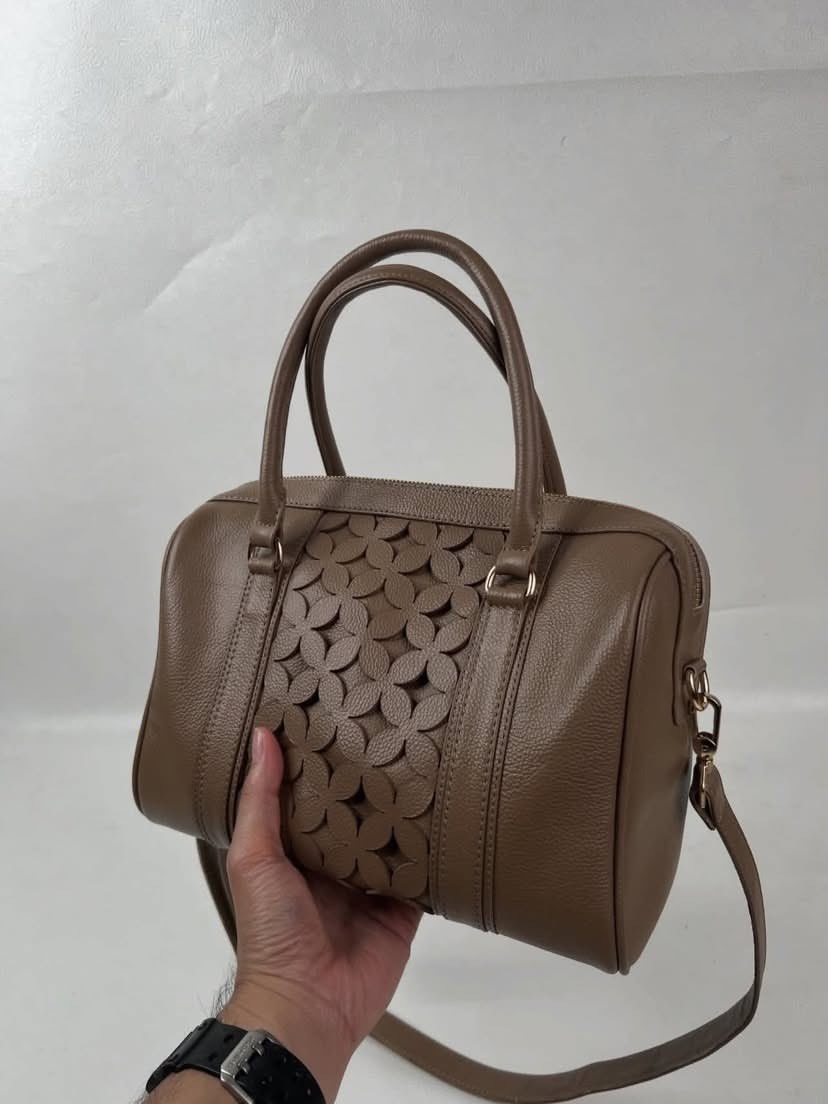 azaelovein's tweet photo. Brand leswan leather , tas, dompet, id card, ikat pinggang, bagcharm. Semuanya hasil kreatifitasnya 🫶🏻

Toko oyennya bapak https://t.co/jYsHqQBYW7

📍Alamat: Jl. Danau Giji C5-C4, Sawojajar, Malang. https://t.co/PE4boBd4Lo