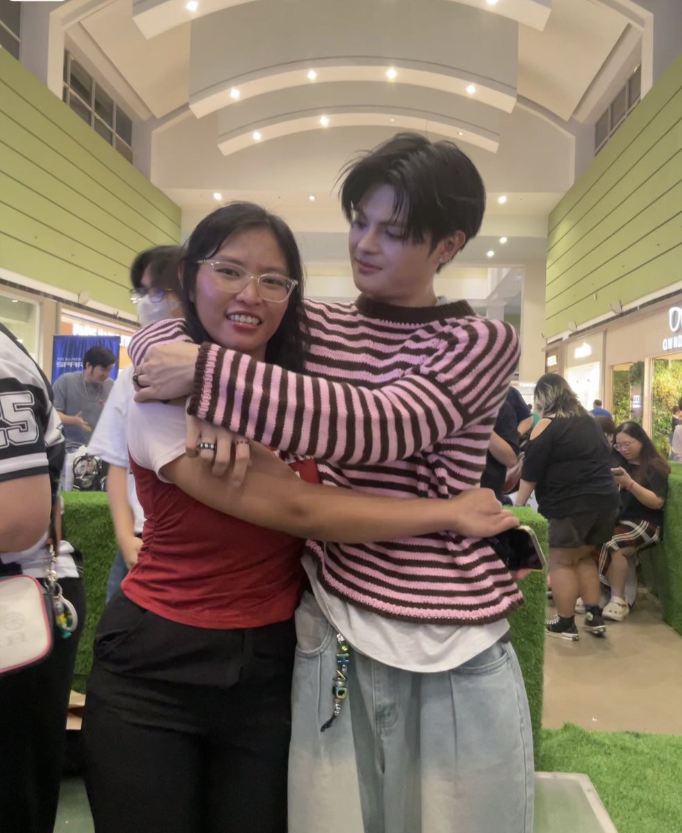 fr4nzchise_'s tweet photo. NOT A FAN OF HUGS PERO PAG KAY THADDEUS… SI THADDEUS YUN E

DAYONE BUSKING ENCORE
#DAYONEOfficial #ThisIsDAYONE https://t.co/orx2JLmvfI