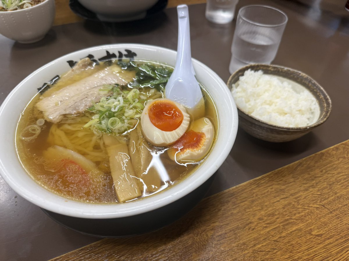 L_future_'s tweet photo. 束の間の休息ラーメン
(ラーメン愛好家なのでね) https://t.co/d3JfOvhWtj