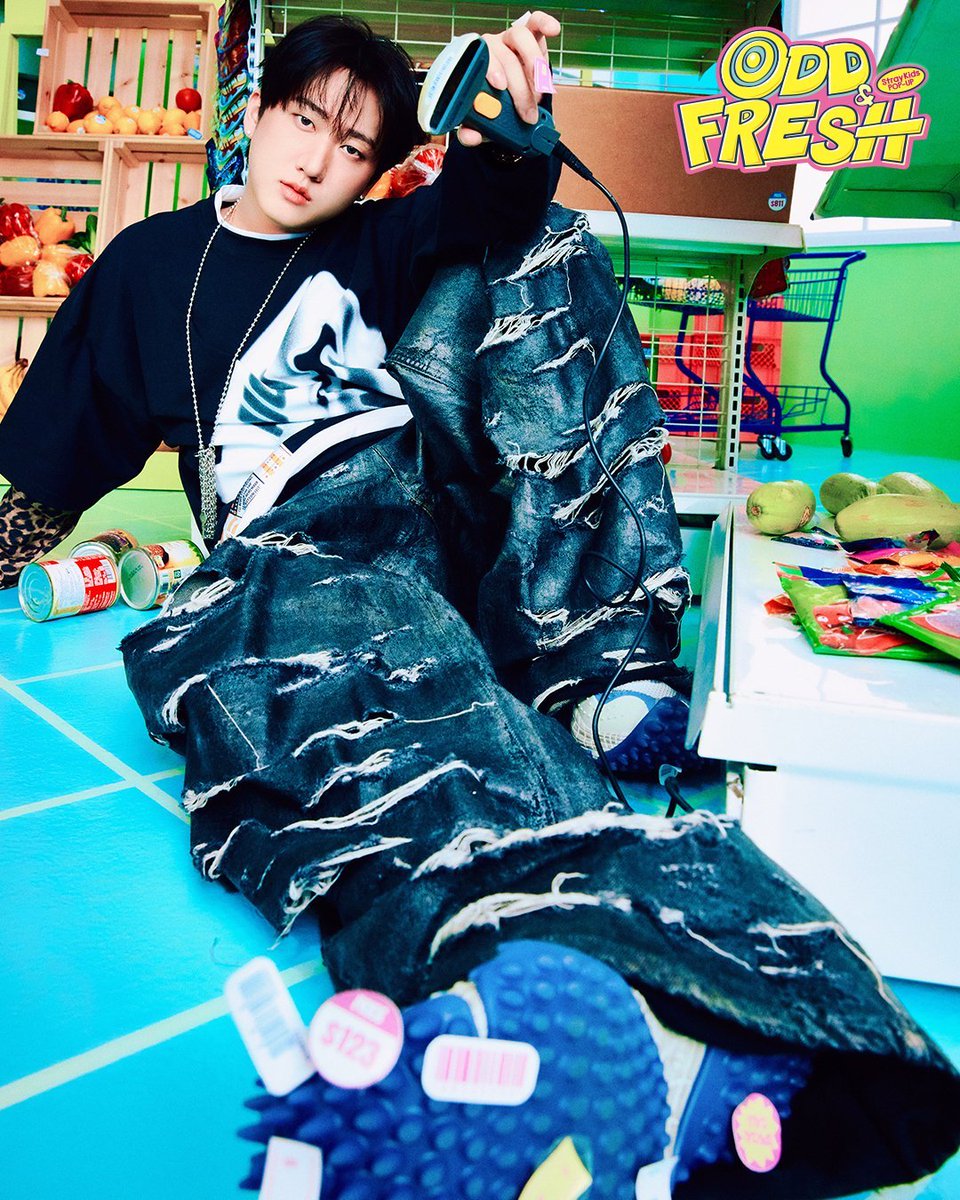 skzbracha's tweet photo. 🛒🥤ODD&amp;FRESH STRAY KIDS POP-UP TEASER IMAGES

Hyung Line ✨️

@Stray_Kids #ODDandFRESH
#StrayKids_POPUP #KREAMDOSAN
#YouMakeStrayKidsStay https://t.co/S0Kxxg0tJn