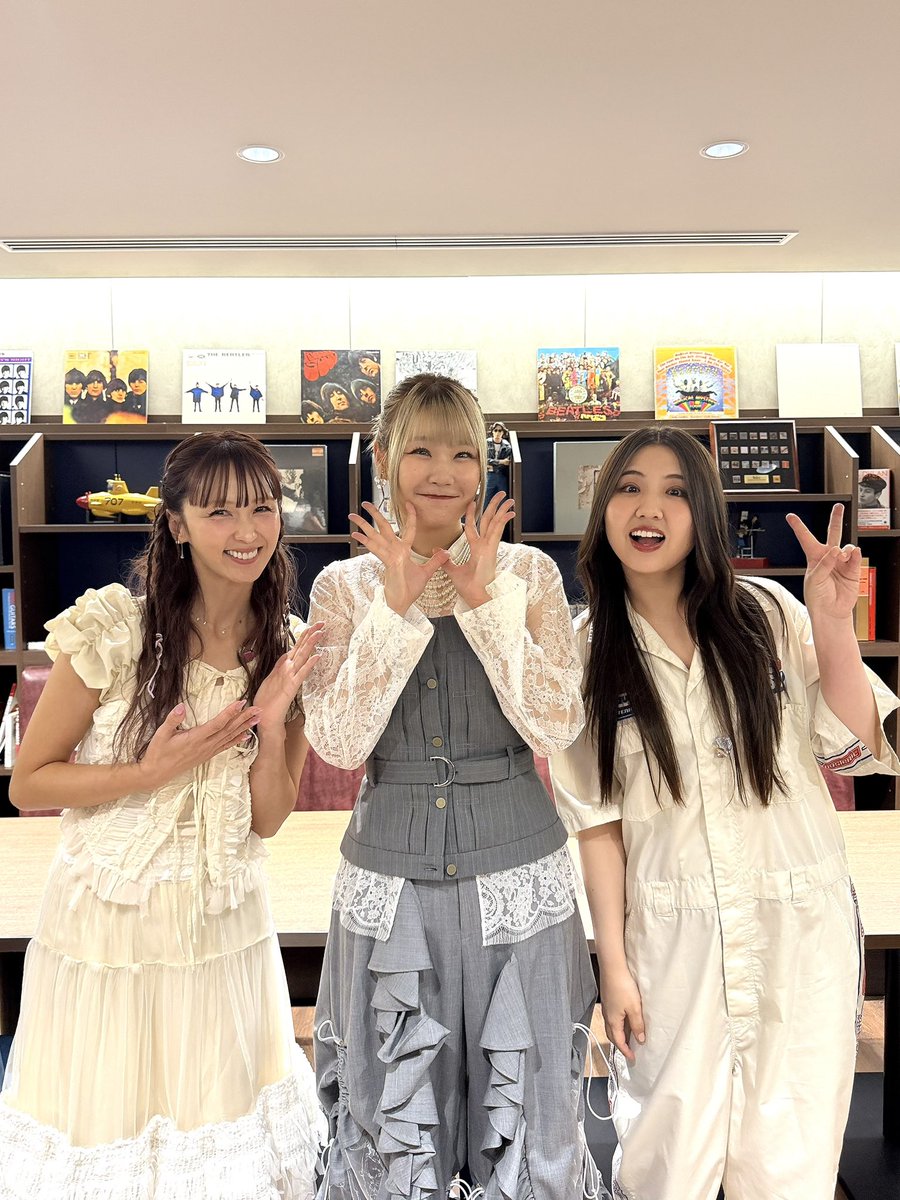harami_piano's tweet photo. 昨日出演させていただいた『J-WAVE PIANOMEN』楽しかった(*ˊ˘ˋ*)🫶🎹

ピアノのイベントということ自体が嬉しいしそれぞれの演奏者の皆様の個性が爆発しててすごい素敵なイベントでした✨✨🎉

✅昨日限りのスペシャルコラボも！
【菊池亮太さんコラボ】
♪ ルパン三世

【Dream Amiさんコラボ】
♪ ズートピアメドレー
♪ 猫

【阿部真央さんコラボ】
♪ じゃあ、何故
♪ そばかす

HIROBAさん、Rol3ertさんもピアノで作り上げるオリジナリティ溢れる世界観に圧倒されました...🥺

連弾、オケと、ソロで、弾き語りで、、、
ピアノって本当に表情がガラッと変わるから最高に面白い。

お呼びいただいて本当にありがとうございました！！！🙌🙌🙌🤍🤍🤍

#PIANOMEN