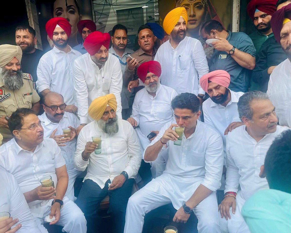 PargatSOfficial's tweet photo. ☕ ਗਿਆਨੀ ਟੀ ਸਟਾਲ

📍 ਸ਼੍ਰੀ ਅੰਮ੍ਰਿਤਸਰ ਸਾਹਿਬ https://t.co/YiUTTaKhXX