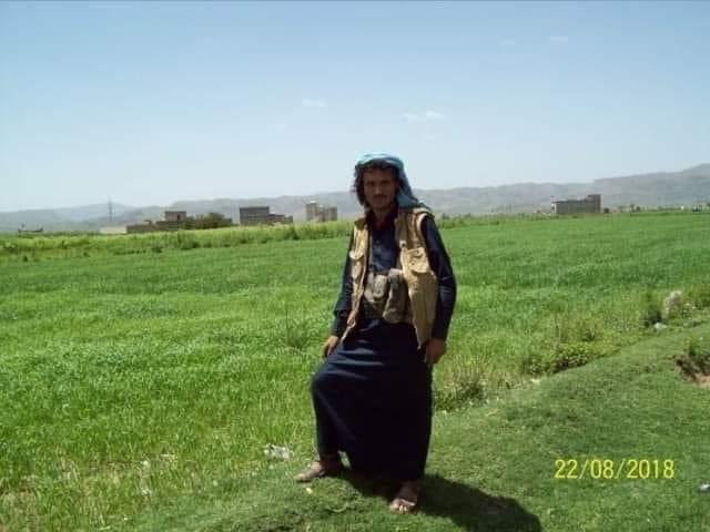 19reil's tweet photo. القاتل يحيى عايش قتل شقيقته بالرصاص لأنها كانت نائمة ولم تعد له العشاء ودفنها بملابسها امام العلن حارمًا اهلها من وداعها ورغم البشاعة لم يتخذ القضاء اي اجراء بحقه حتى قام أحد الشباب بقتله ثأرًا لوالده الذي كان ضمن ضحايا قتله المتعددة #انتفاضة_المرأة_العربية #قتل #نساء_اليمن_أحرار https://t.co/pNBW4YQBbI