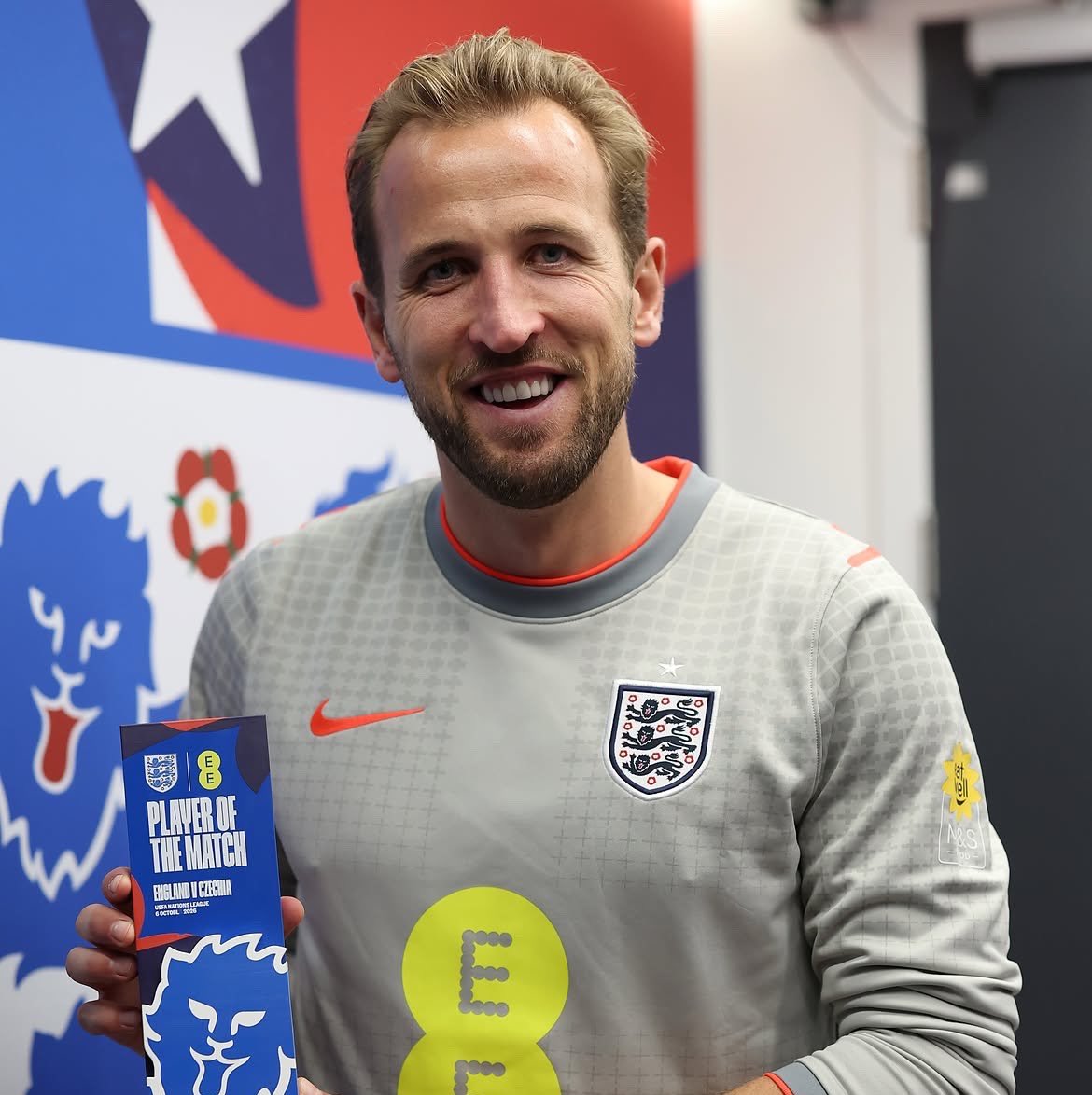 FabrizioRomano's tweet photo. 🌕🏴󠁧󠁢󠁥󠁮󠁧󠁿 Morgan Rogers when asked on the Ballon d’Or: “Harry Kane should win it”.

“He did the treble, and hattricks in finals, Goals in the World Cup, goals for Bayern. What more can he do? That has to be rewarded…”. https://t.co/M8chrLblGI