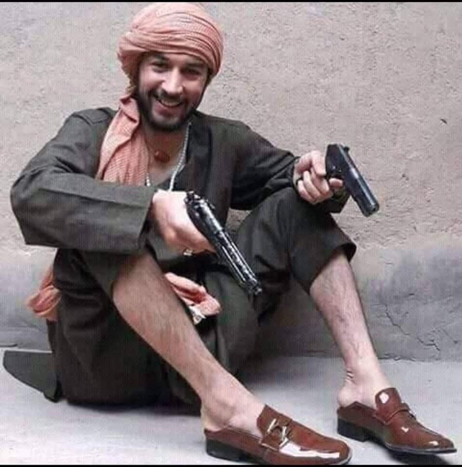 Najeemyalman's tweet photo. دگر جنرال، مارشال حسیب قوای مرکز!
خدیا شکر که مردم افغانستان از این‌لنده‌غرها برای همیشه نجات یافتند! https://t.co/repaAAusZ6