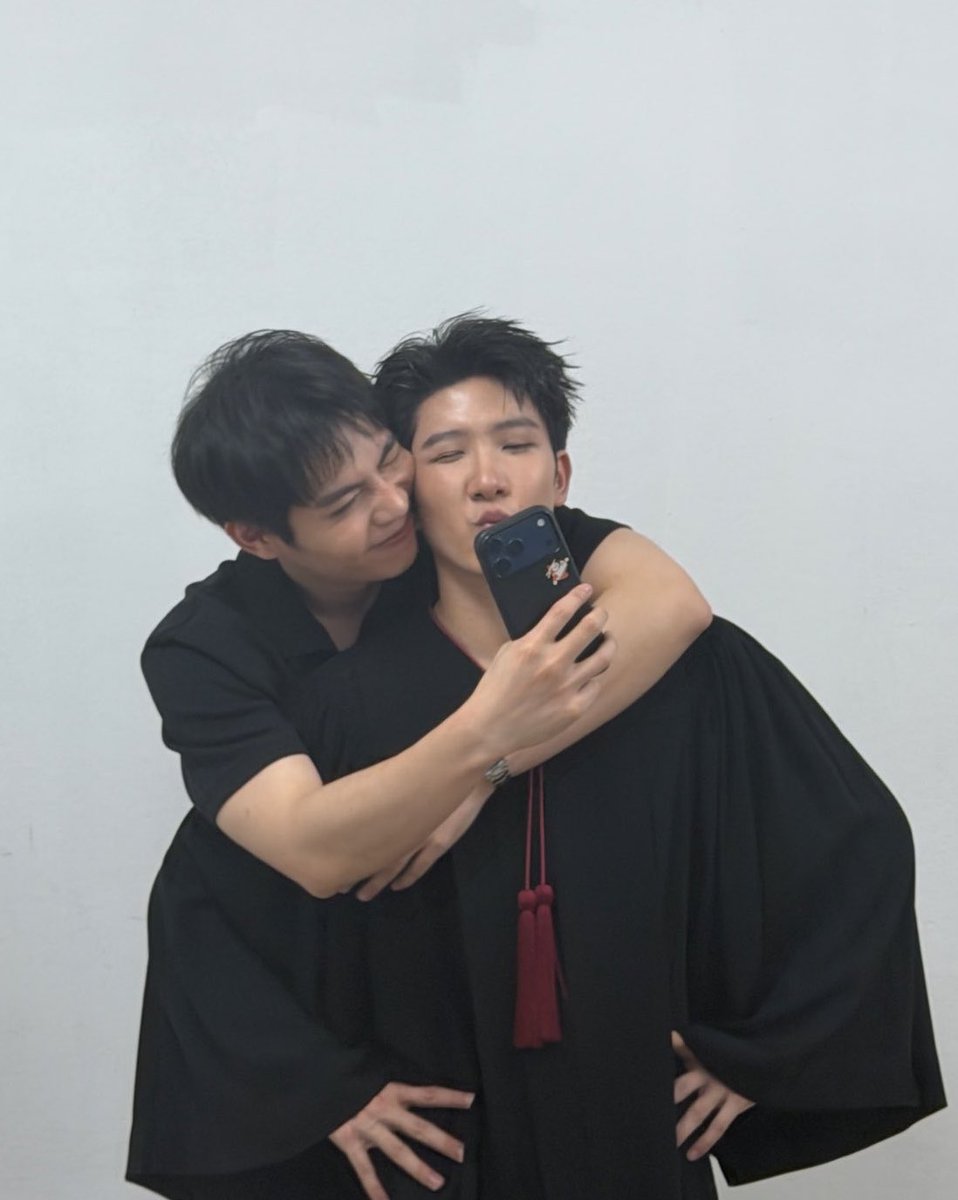 khaovisible's tweet photo. 😭😭😭😭😭😭😭😭😭😭😭😭 https://t.co/9SyRwlf1sV