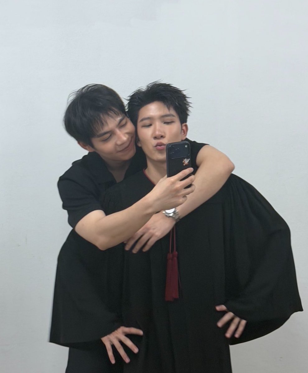 khaovisible's tweet photo. 😭😭😭😭😭😭😭😭😭😭😭😭 https://t.co/9SyRwlf1sV