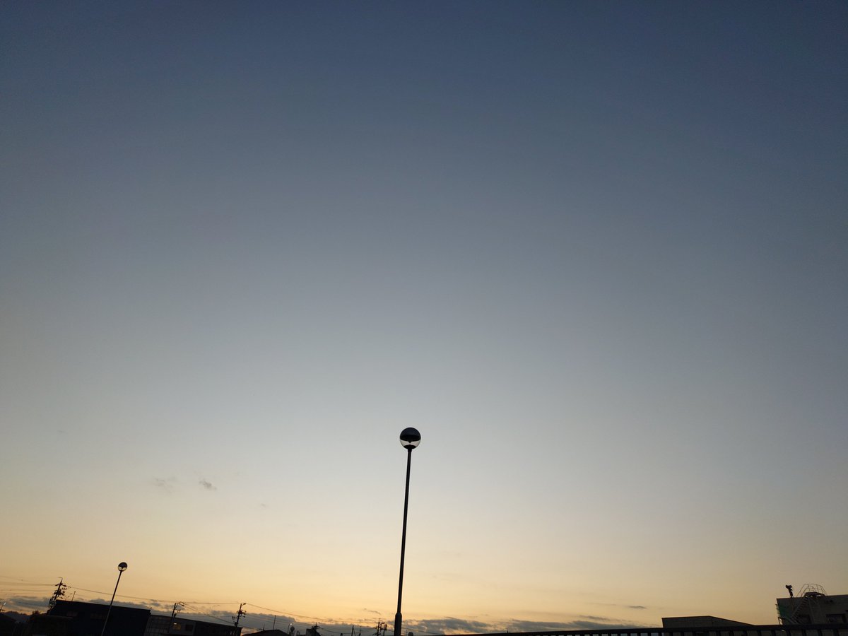 mikeko0214's tweet photo. 今日、昨日、5日のお空 https://t.co/Wieq9dNtP3