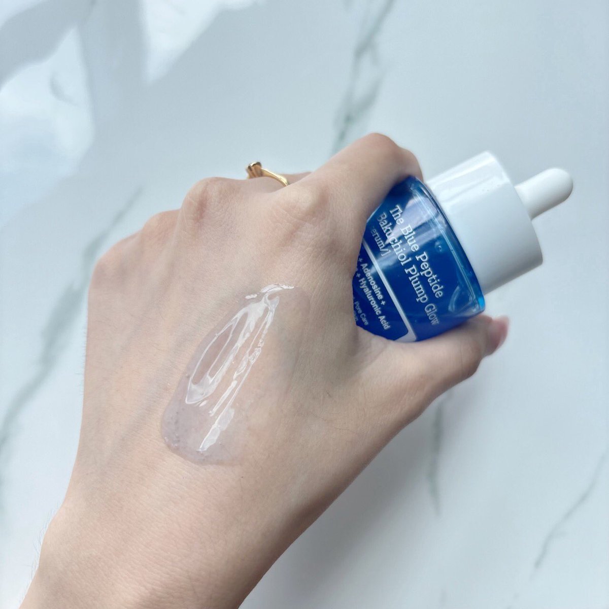 mintatchima's tweet photo. ช่วงนี้ได้ลอง Cosrx ตัวนี้แล้วชอบมาก🥹 ผิว glass skin ที่ถูกต้อง คือเนื้อเบา เกลี่ยง่าย ส่วนผสมเค้าค่อนข้างครบ มีทั้ง Copper PCA, Multi-Peptide, Panthenol, Betaine แนะนำใครแพ้เรตินอล ใช้ตัวนี้ได้ #COSRX #cosrxth #บลูเปปไทด์ #Copperpeptide #เรตินอลสายอ่อนโยน https://t.co/8EKt7NpzGb