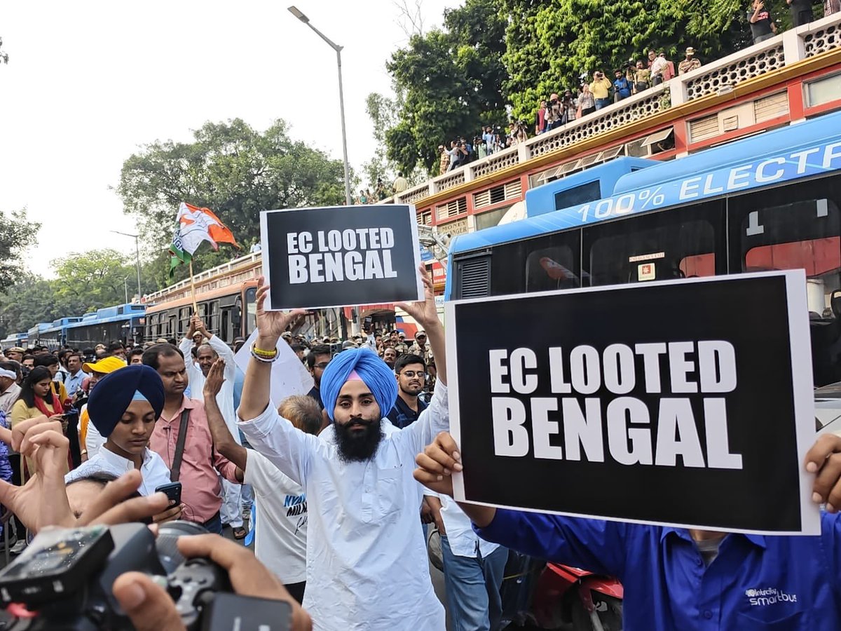 AdityaSaha12D's tweet photo. Today, Bengal’s voice roars from the heart of Delhi! 🔊
The whole country knows the truth: Bengal’s vote was allegedly looted to bring the BJP to power, with Gyanesh Kumar at the centre of this election controversy.
The people of Bengal have one clear demand: Gyanesh Kumar must resign, this government must be removed, and fresh elections must be held in West Bengal using the old voter list.
The fight for democracy and the people’s vote continues! ✊
#GyaneshMustResign