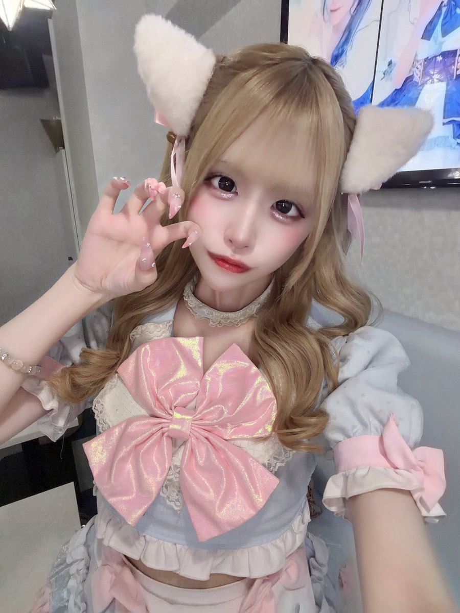 ri04nyan's tweet photo. @rEZYs9tZu439534 はじめまして♩
歌舞伎町のあいちゅ〜るいかがでしょうか💭初回2200円〜でのみほご案内できます^•⩊•^♡ダーツもあります🎯💕💕

今日だけ住所ここにいます⬇️💕

東京都新宿区歌舞伎町2-41-3
レオ寿ビル地下1階 https://t.co/Q49r7a3a5G