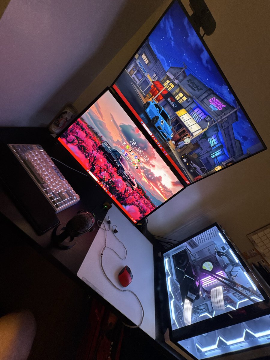 GaavsDuhh's tweet photo. @_gh0stn Stack monitor, trust https://t.co/I2m8tn8yws