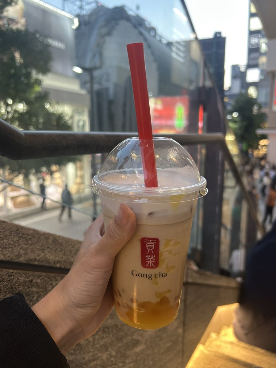 yun__001's tweet photo. 自分もさっき同じの飲んでてやばい、実質デートこれは流石に𝑫𝑬𝑺𝑻𝑰𝑵𝒀_____ https://t.co/zOgHnnaanL