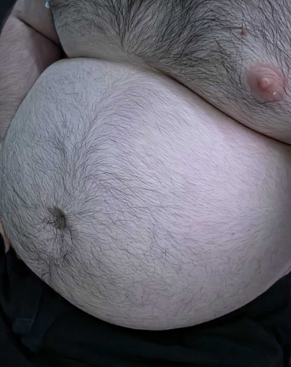 FattenMePup's tweet photo. This pupper is feeling BIG, still need more blubber tho heh https://t.co/XLTRCwRLRs