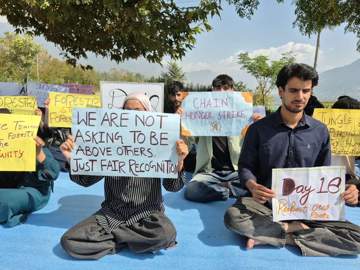 MehboobaMufti's tweet photo. After 17 days of protests and 9 days on hunger strike, https://t.co/IoWRowtjCO. Forestry students still await a response. J&K’s Forestry graduates are fighting for the rightful recognition of their https://t.co/IoWRowtjCO. Forestry degree in Forest Dept recruitment. The J&K Government must review Forester & Range Officer eligibility criteria .Don’t ignore those trained to protect our forests. Listen to them without delay .