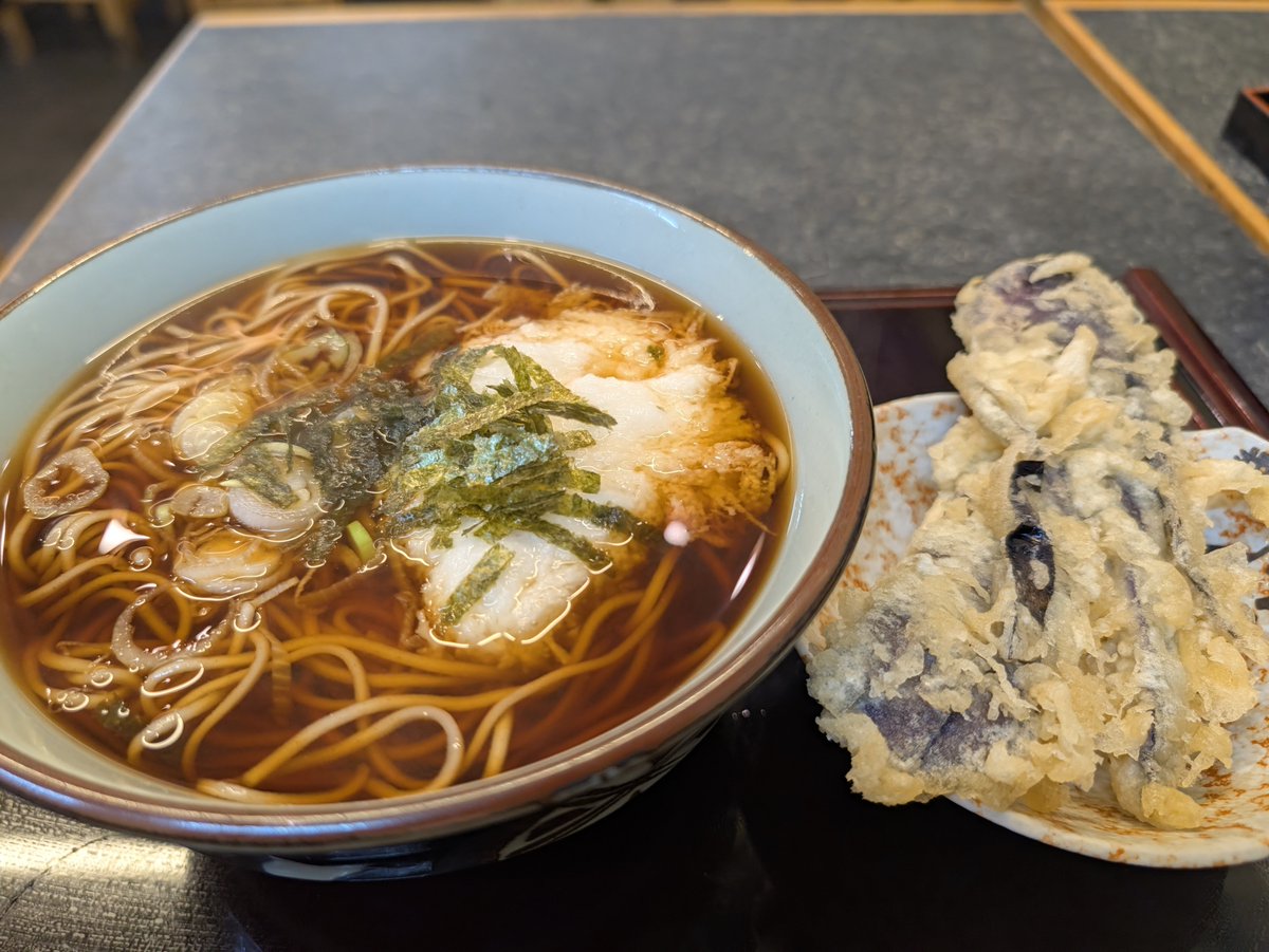 mlynx9954's tweet photo. 文殊 亀戸店@江東区亀戸
とろろそば , なす天

ごちそうさまでした！
※亀戸店は久しぶりです

#立ち食いそば #亀戸 #文殊亀戸店 https://t.co/KnOy0KKwEy