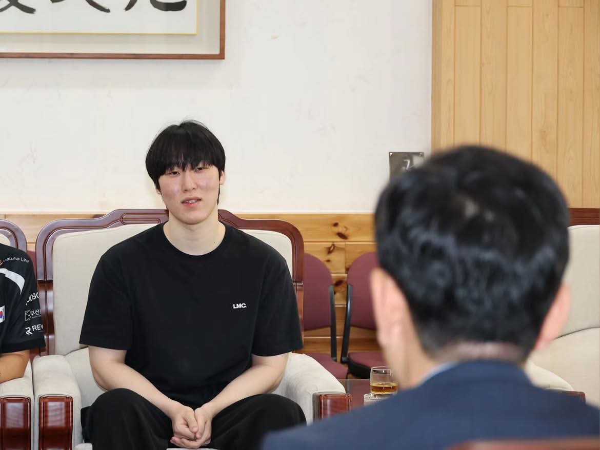 Gommayusi98's tweet photo. The pride of Pohang 🤩🤩🫶🏻🫶🏻 https://t.co/EKEKPq09vu