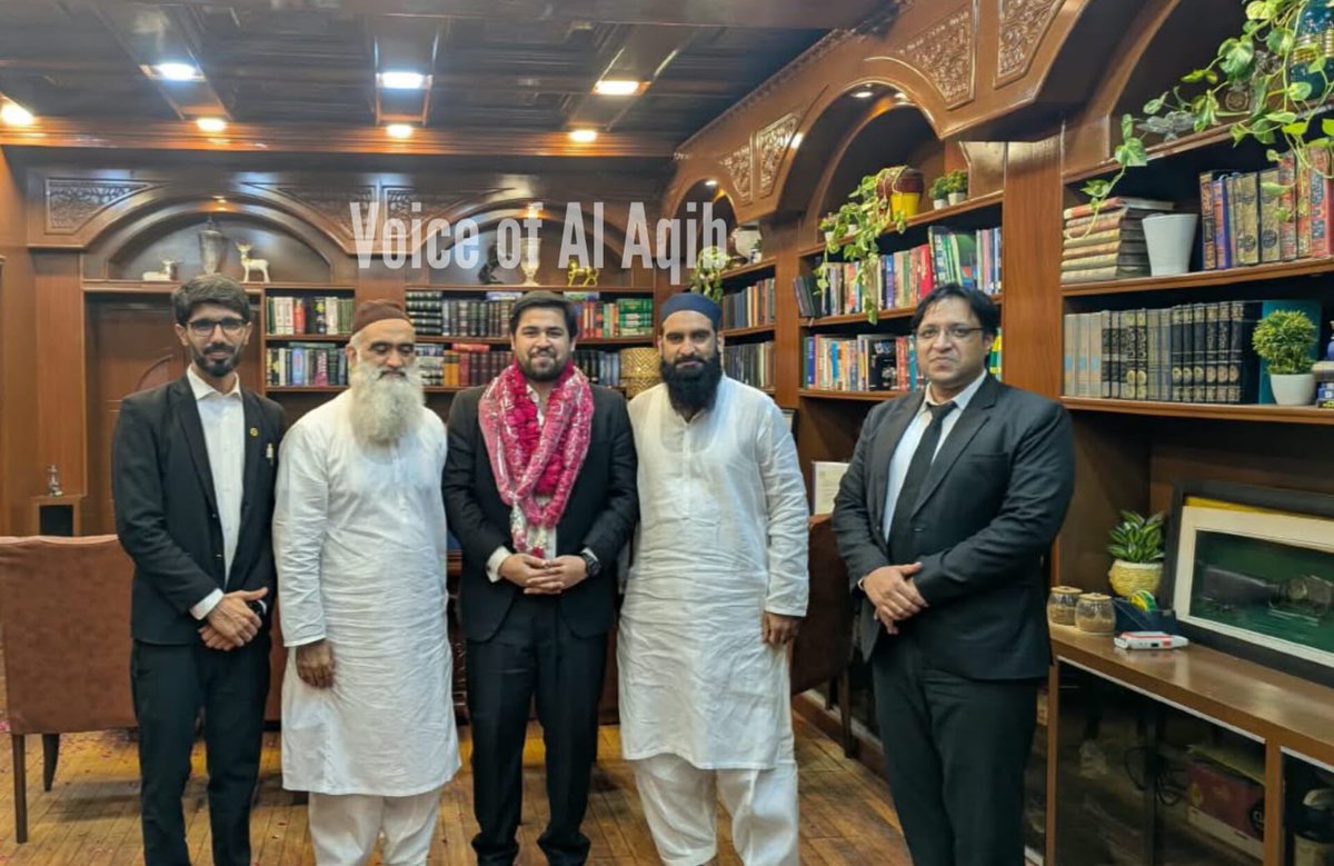 RaShoaib_6's tweet photo. اسیرِ حرمتِ الاقصیٰ، امیر ضلع لاہور عثمان مظفر نقشبندی صاحب کی رہائی کے بعد سینئر قانون دان برہان معظم ملک ایڈوکیٹ کے دفتر آمد

برہان معظم ملک ایڈوکیٹ کے فرزند خاقان معظم ملک ایڈوکیٹ سے خوشگوار ملاقات؛ موثر قانونی پیروی پر برہان معظم ملک ایڈوکیٹ اور اُن کے پینل کا شکریہ ادا کیا- https://t.co/azkuQjEE2x