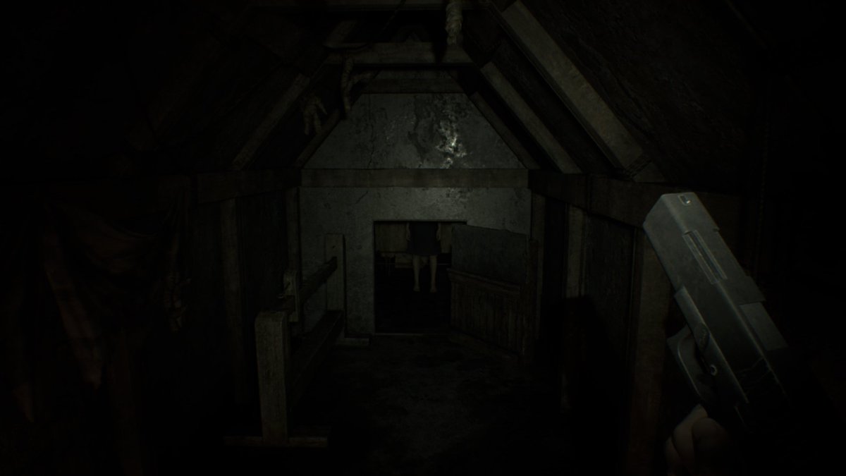 JPChamp03's tweet photo. #Thread Terminé RE7 y fue un auténtico Game Changer. No solo revitalizó la franquicia, también marcó un nuevo rumbo que nos regaló excelentes sucesores. Pero hay algo especial en Biohazard que, incluso después de años, sigue siendo difícil de igualar. #Biohazard #RE7 #Switch2 https://t.co/LvZijvEiZG