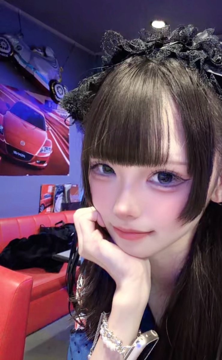 RB160_runa's tweet photo. おきゅいん💙

今日はHONDA乗りの方、おつまみサービスやってます🎶
本日もピットインお待ちしております> ̫<♩

#RB160 #クルマ系コンカフェ #コンカフェ #関内 https://t.co/mV2LB2wXts