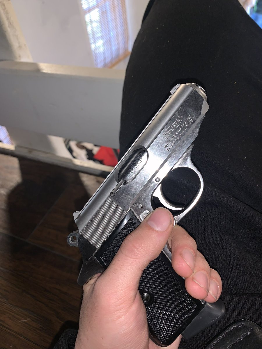 KeyboredKreiger's tweet photo. @gwabzalav @sinister_gorl Actually, I have a gun https://t.co/jupPFZFfUp