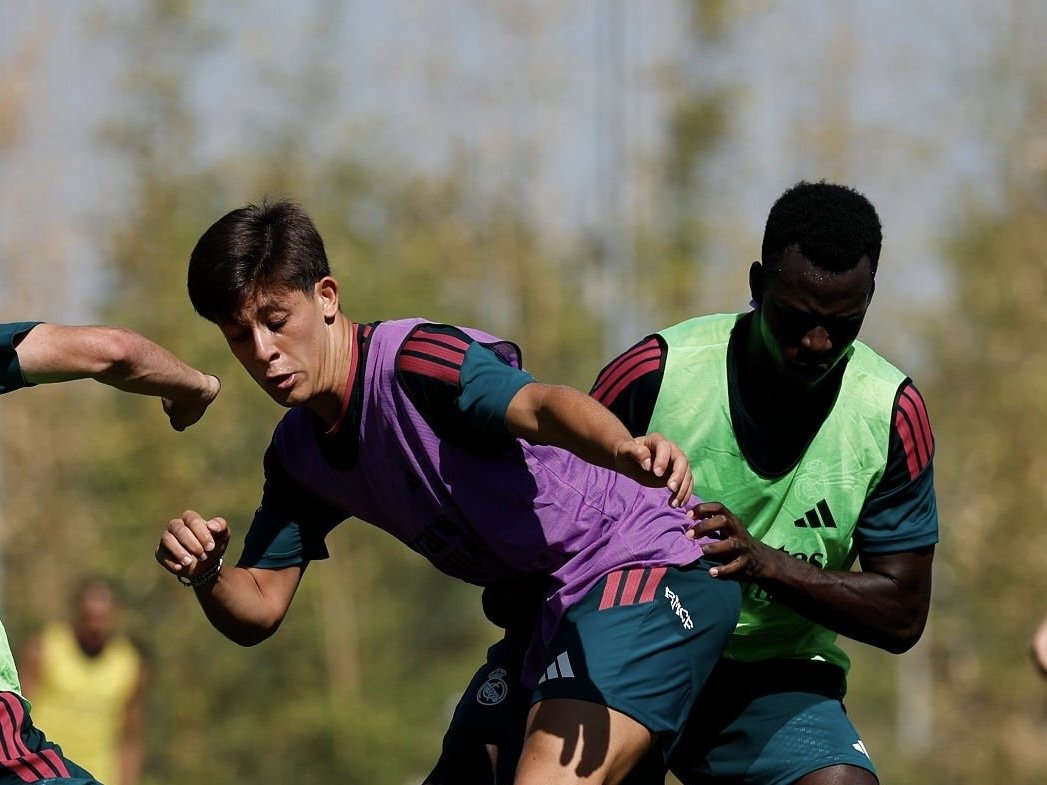 ardaguler6767's tweet photo. Arda guler ass 🥵 https://t.co/B6Lgj5LTxv