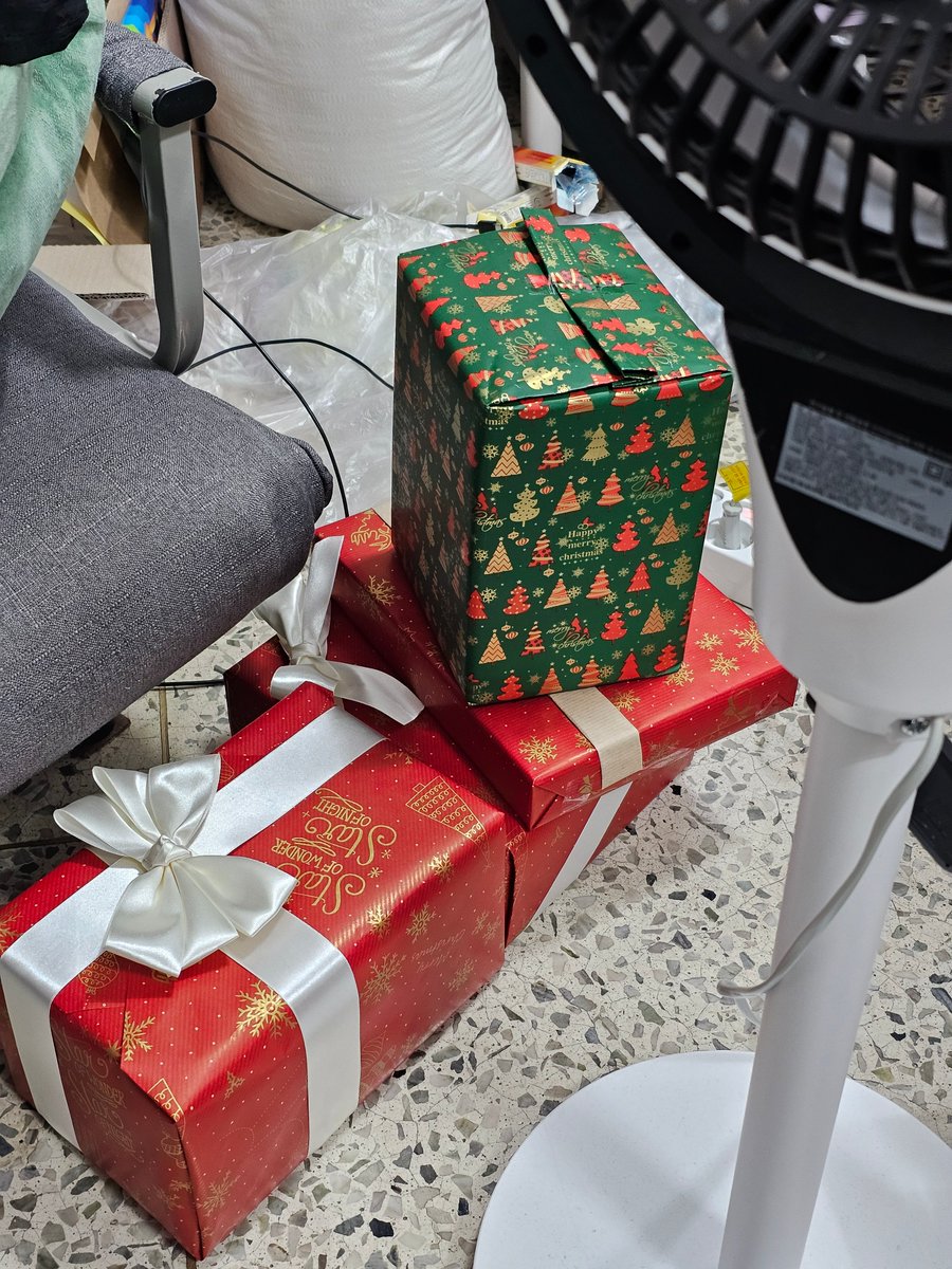 somergraphy's tweet photo. 🎁 새로 꾸밀 크리스마스존 소품 만드는 중 !
주문한 다른 소품들도 오는대로 꾸며볼게요 😍 https://t.co/cnYqIHeuHK