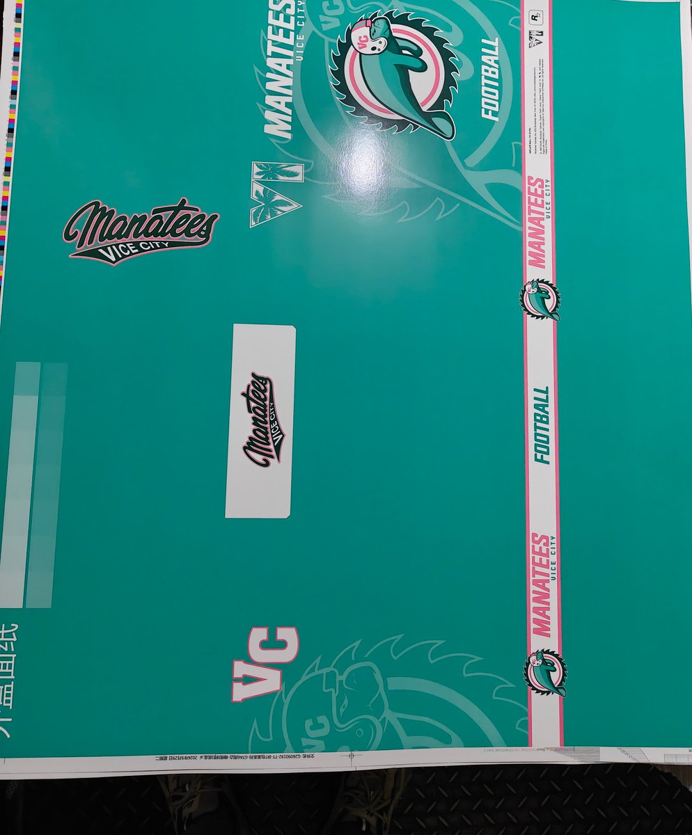 qwerWzk5's tweet photo. GTA 6 Football Cap Merchandise Box

一一From a Chinese outsourced printing factory https://t.co/TvLBar3t3L