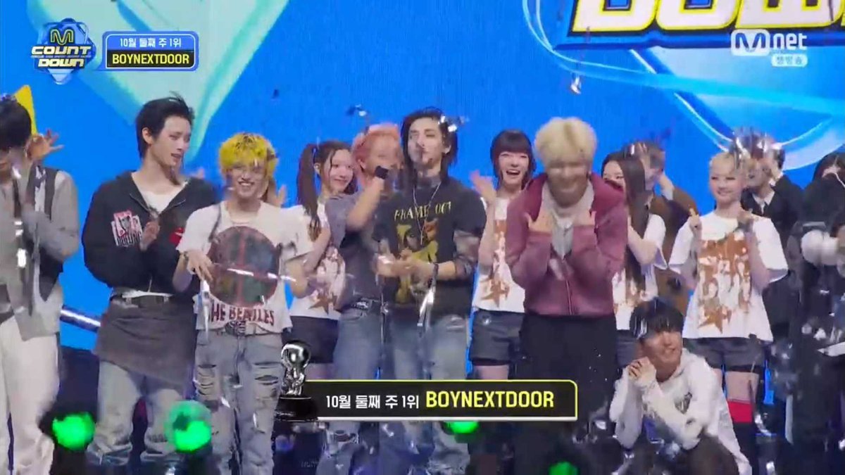 BND_STRM's tweet photo. 🏆 CONGRATULATIONS 🏆

BOYNEXTDOOR가 엠카운트다운에서 1위를 수상하였습니다! 

BOYNEXTDOOR의  정규 리패키지 앨범 타이틀 곡 "ANIMAL" 1위를 마음껏 축하해 주세요 ❤️🎉

#애니멀_첫1위축하해
#ANIMAL1stWIN https://t.co/DQ2NeCPXDF