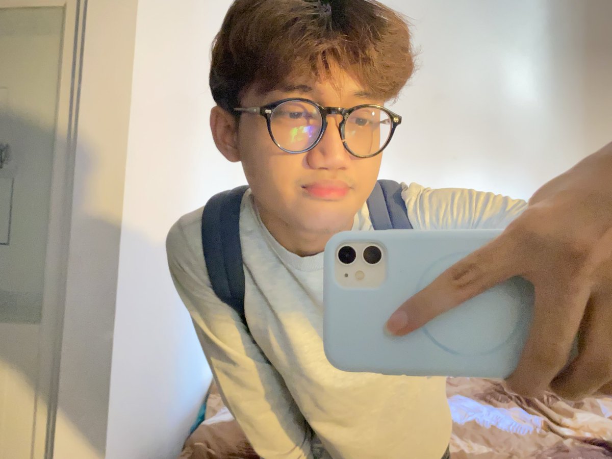 paledangels's tweet photo. [QUEER FRIENDSHIP APPLICATION]

name: rei
age: 19 (baby)
occupation: college student !!
height: 167 (?) probably
mbti: idk
hobby: annoying the people around me and they prolly hate me
fun fact: a person full of whim and joy 😂✌️ https://t.co/KaUm2cA3HR