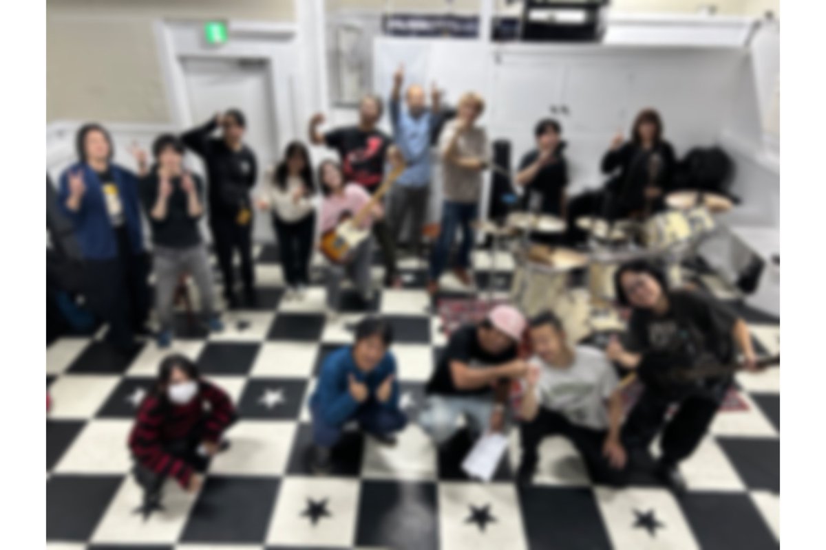yasu_revorevo's tweet photo. 遅くなりましたが月曜日にプリプロ10月回を開催しました！

参加メンバーの皆様、見守ってくださった皆様、ありがとうございました😊

今回も初めての方から毎月の方、久しぶりの方まで、楽しい時間になりました。

いつもの練習曲以外にも仲良くなられた方同士でステージを使う風景もあり、練習会の楽しみの幅が広がってました🌸

次回は【11/2(月)】です！

※全体写真や複数写真はボカシやボディのみ。また顔出しOKの方だけ、投稿させて貰ってます。