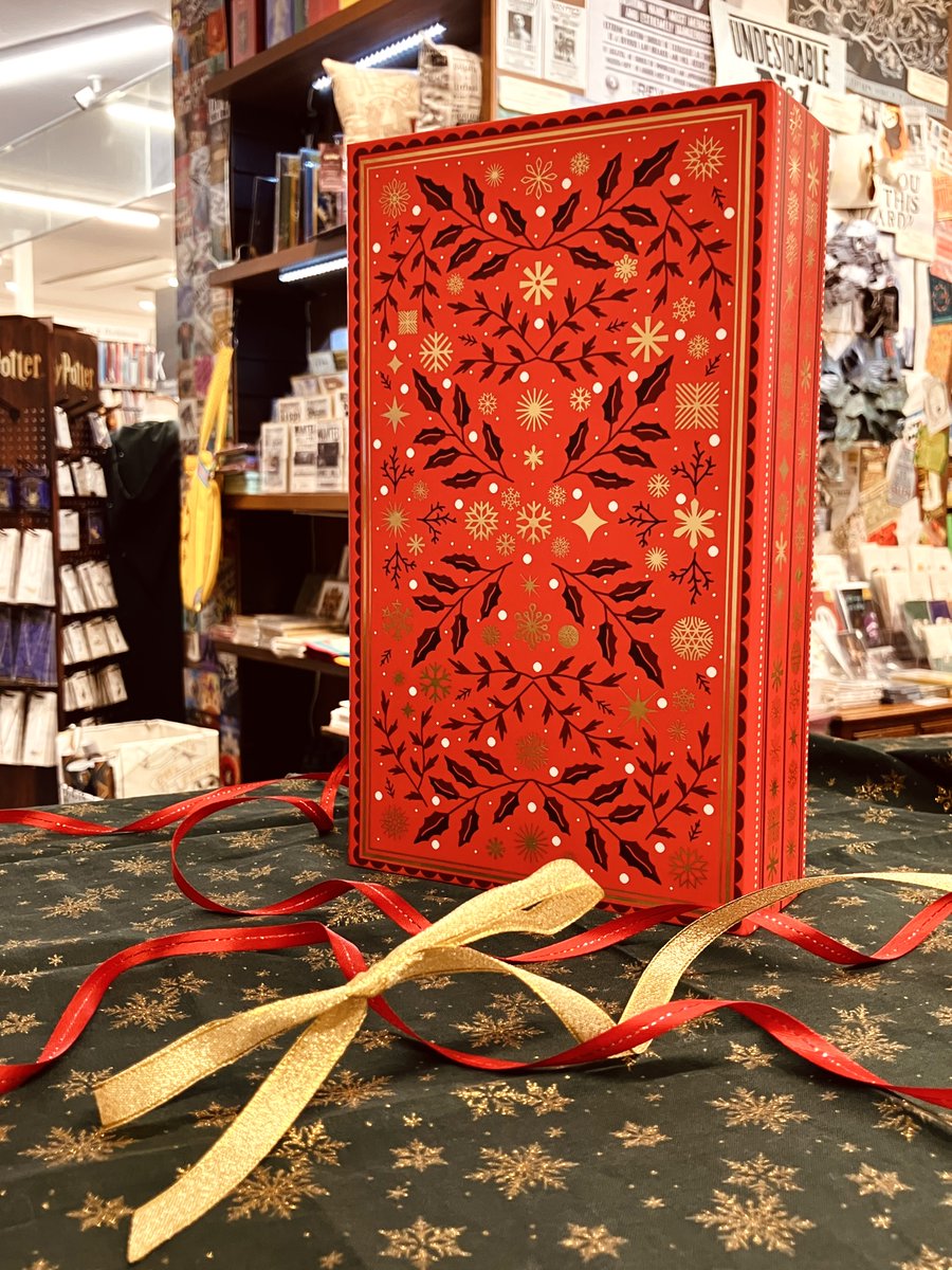 maruzen_maruhon's tweet photo. 【4階洋書】"24 Books for Advent"

クリスマスにちなんだ24のストーリーが
詰まった、ミニブック形式のアドベントカレンダー📚️🎄
手のひらサイズの可愛いミニブックですが、ちゃんと本としてお楽しみいただけるクオリティです✨️
プレゼントにもぴったりです♪

#洋書の丸善 https://t.co/wHbCMWNGbB