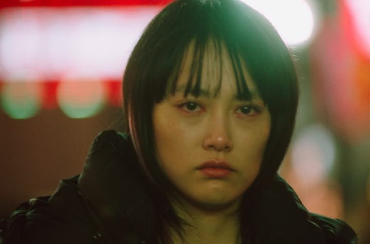 GadaOFilmach's tweet photo. absolutnie fenomenalną muzyką. Moim zdaniem, gdyby całość skupiła się po prostu na wątku w Japonii, to wyszedłby z tego jeszcze lepszy film. Sekwencja w klubie oraz ostatnia scena to małe arcydzieła. https://t.co/boXx3O5C7w