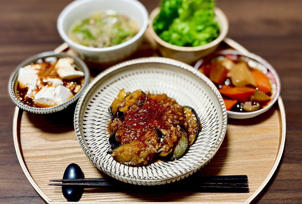 tamago_n0_k0's tweet photo. 麻婆茄子と残り物でささっと晩ごはん🍽️
#おうちごはん
#晩ごはん https://t.co/pjfvsCiyoD