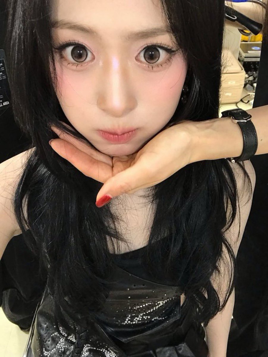 picbaemon's tweet photo. BABYMONSTER INSTAGRAM UPDATE https://t.co/G1WGZgf4Lq