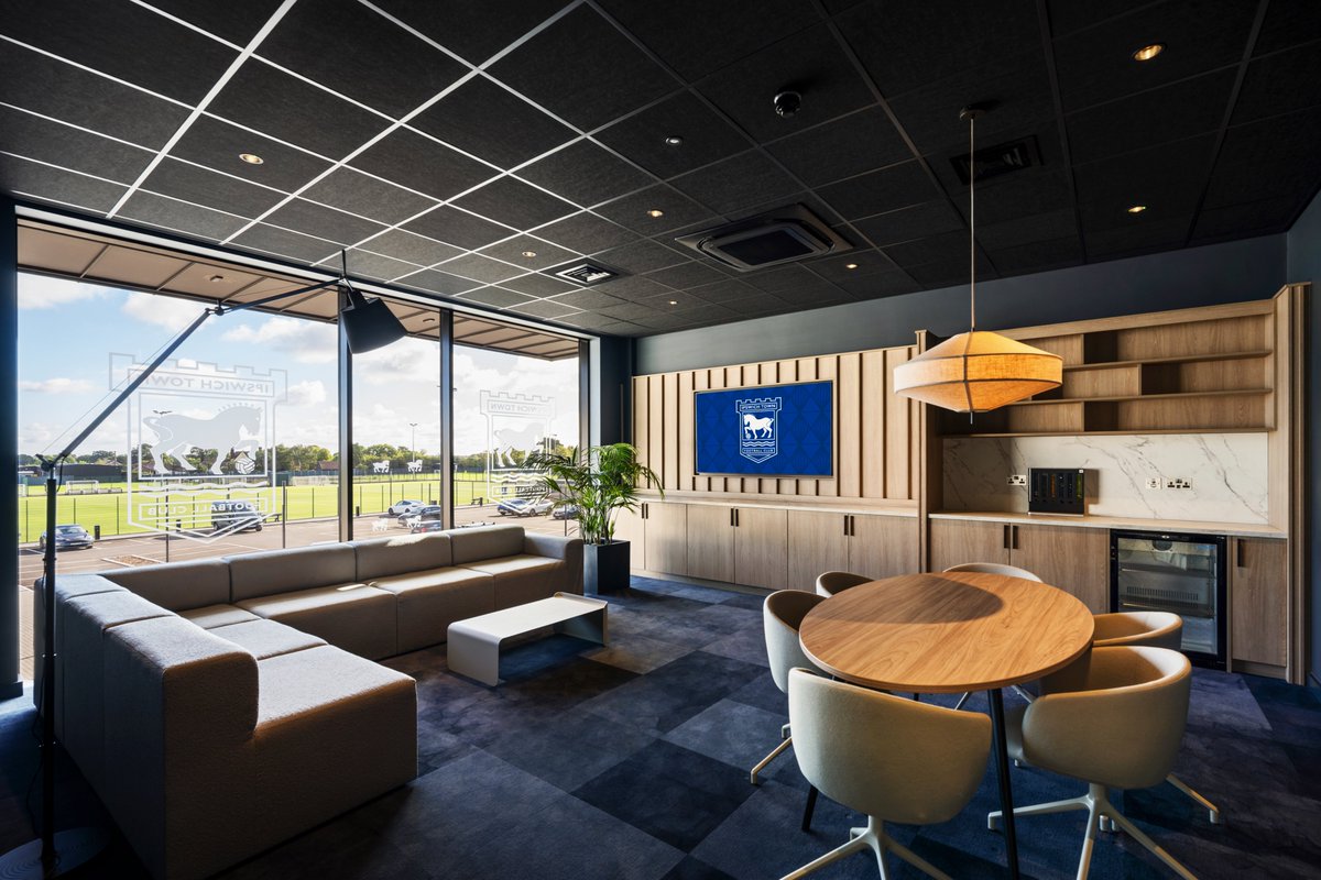 IpswichTown's tweet photo. What a place to work. 💪

🔗 https://t.co/Os07MhaQmw https://t.co/BfygOpNX9Y
