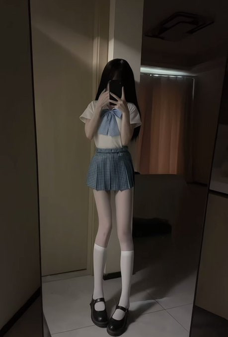 MarioNO21071200's tweet photo. 真的想破处！！！！又担心得病啊！怎么办啊啊啊！！！！！！ https://t.co/CpD0EFBjwc