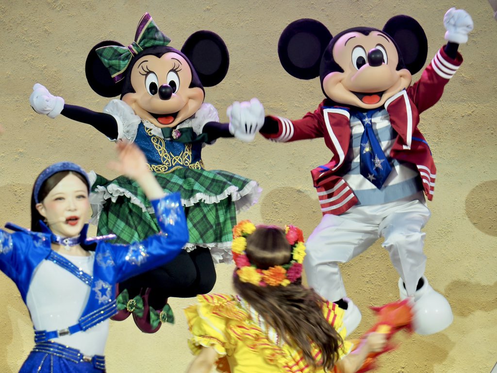 Disney_donayui's tweet photo. ようやくダングロ観れた！
ミニーのこのコス好き💚 https://t.co/ZPVvkSKD5O