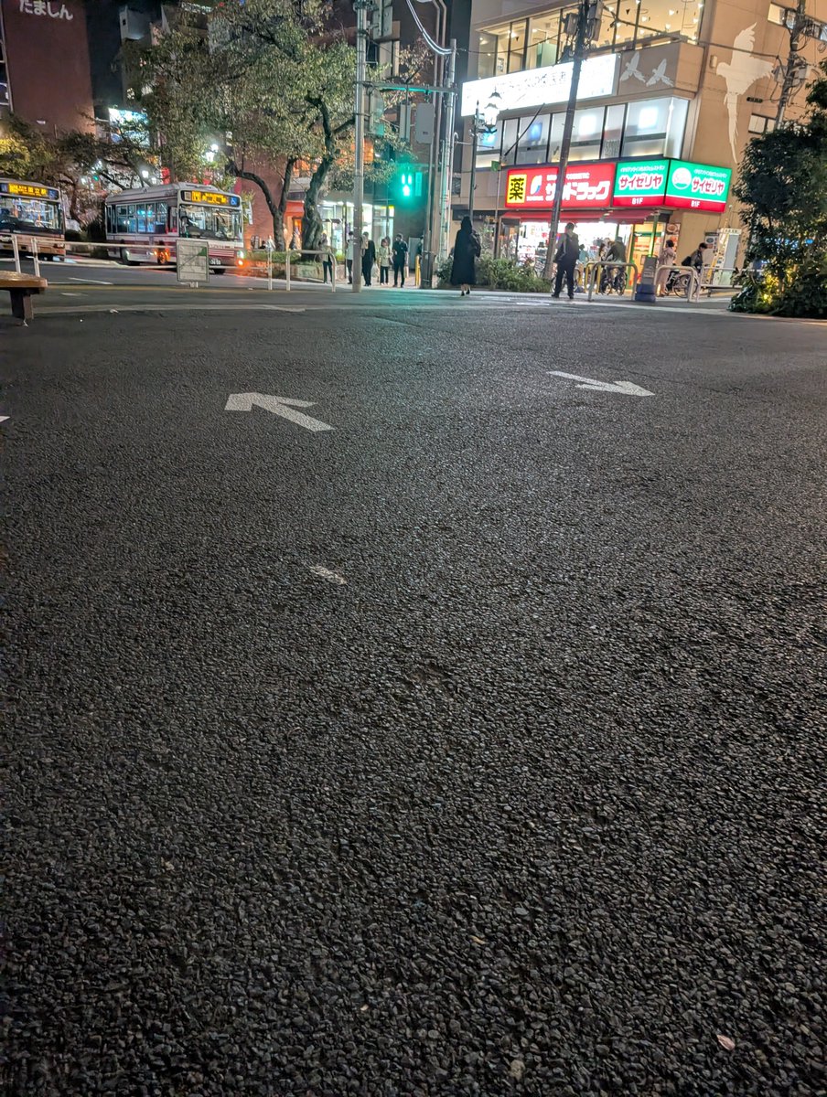 QczWFOxP5C18002's tweet photo. 国立駅前に戻ってきました。なつさんは仕事帰りの自転車に乗っていたので奴等の車に尾行されました。余裕でまいて帰宅いま国立駅前に向かっています。私は徒歩でしたが尾行されそうになったので路地から路地を抜けて駅前に。参政党は抗議者を尾行する卑劣なカルト集団です。

#国立参政党プロテスト https://t.co/ZeMvwYQZXP