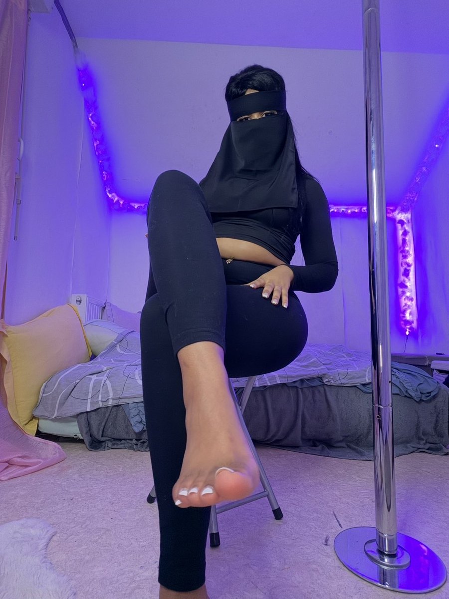 Ines_paypal's tweet photo. Grosse beurette qui attend de se faire arracher son legging https://t.co/Fr4P1EVqkg https://t.co/8hXOaD2Uvt