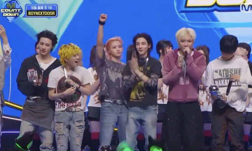 BOYNEXTDOOR_FAN's tweet photo. 🩵🩵 🎉Congratulation🎉🩵🩵

✨✨🏆M COUNTDOWN 1位🏆✨✨
   ✨✨BOYNEXTDOOR✨✨
     ✨おめでとうございます✨

@BOYNEXTDOOR_KOZ 
@BOYNEXTDOOR_twt 

#ANIMAL1stWin #BOYNEXTDOOR18thWin
#BOYNEXTDOOR #보이넥스트도어 https://t.co/9udQbCnljZ