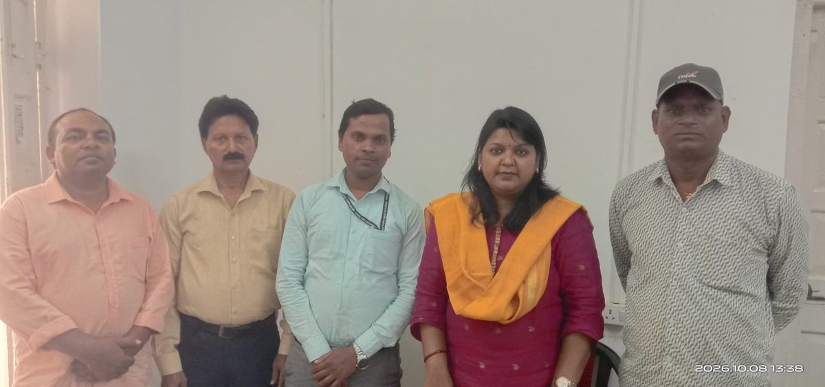 AipmmBihar's tweet photo. 📢 अप्रशिक्षित शिक्षकों की समस्याओं को लेकर जदयू प्रदेश प्रवक्ता अंजुम आरा से मिले पसमांदा महाज़ के प्रतिनिधिमंडल!

#AllIndiaPasmandaMuslimMahaz #AIPMM #फिरोज_आलम #अंजुम_आरा #अप्रशिक्षित_शिक्षक #शिक्षक_समस्या #बिहार #शिक्षा #PasmandaSamaj https://t.co/IC6ptTfvg9