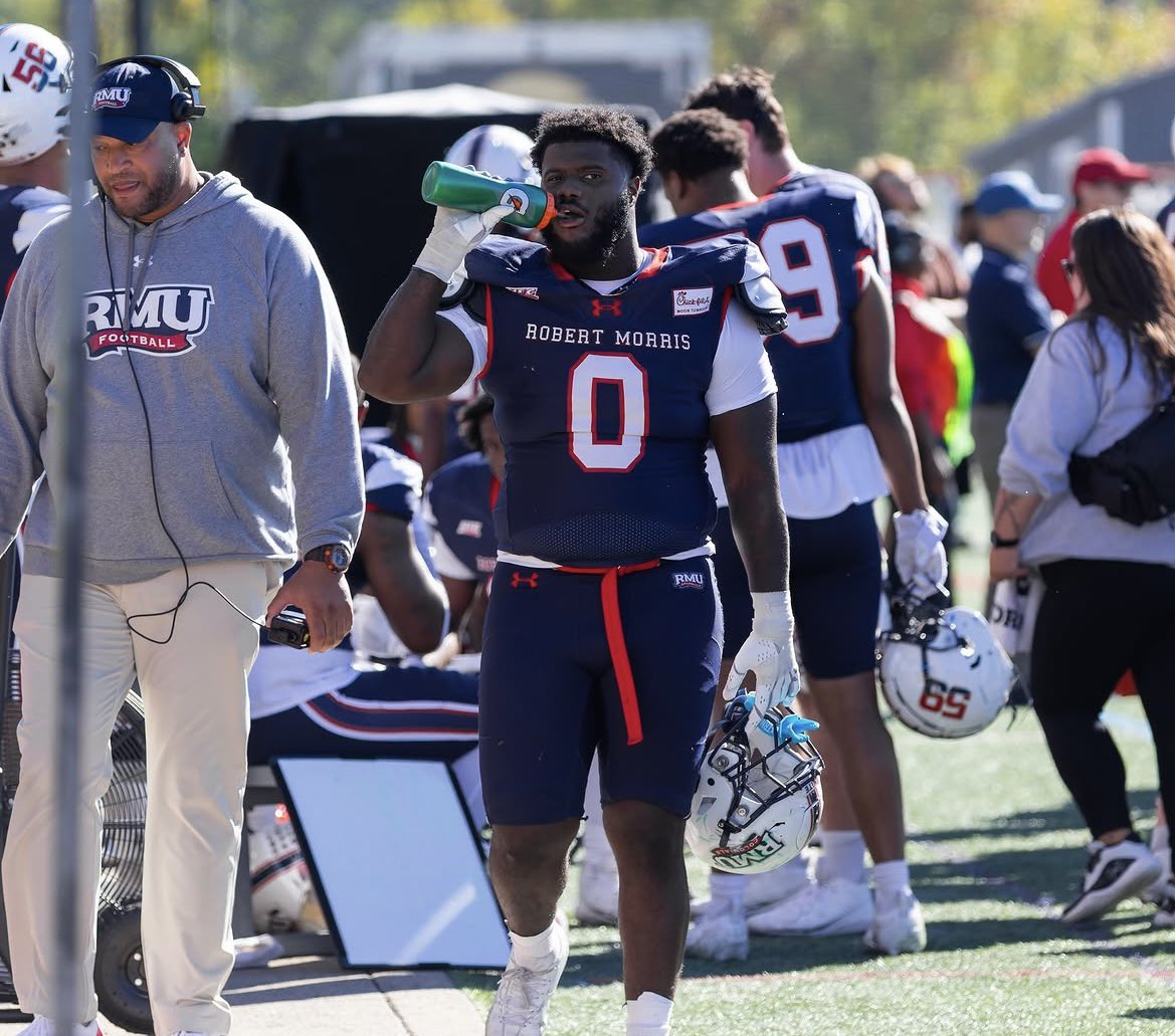 CoachColemanHC's tweet photo. In Unity there is Strength 🔴⚪️🔵 https://t.co/KtiFOEi86c