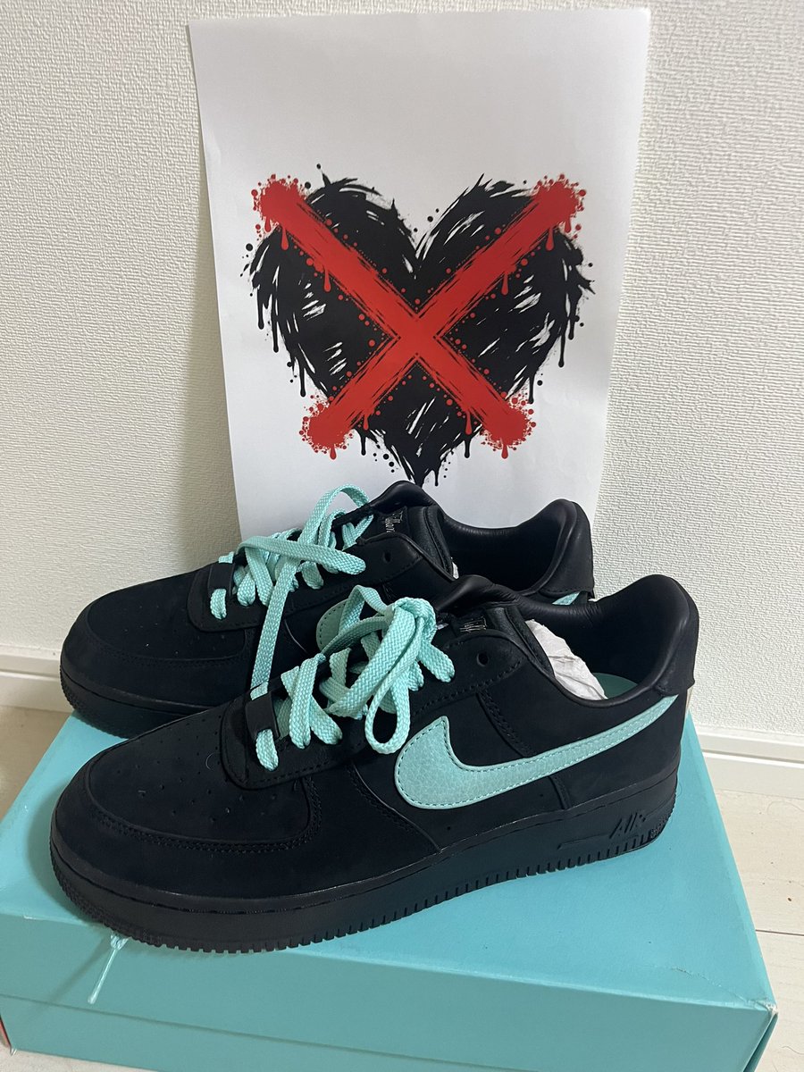 STREETsPOOL's tweet photo. 始まりました！！プレゼント企画！
第一弾はTiffany×NIKE AIR force1 27cm
フォロー、いいねとリポストで応募可能です！

リポスト数に応じては第二弾も…？
どしどしご応募ください！

#スニーカー
#ファッション
#プレゼント企画
#転売
#せどり https://t.co/vBWRqD9mQT