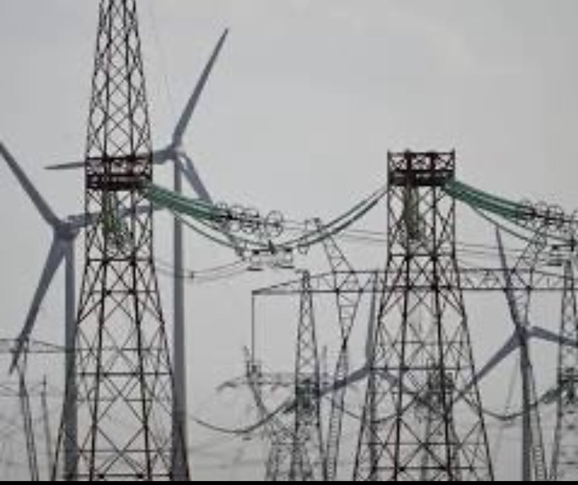 anaion22's tweet photo. Ok dar... Trump Liberty Line!? 😅⚡
Nu mă așteptam ca linia care ne aduce lumină din România să poarte numele lui Trump.
Dacă asta înseamnă că nu mai rămânem fără curent la iarnă, eu zic merci 🙏
#Moldova #Romania #TrumpLibertyLine https://t.co/ztUWPwwVhJ