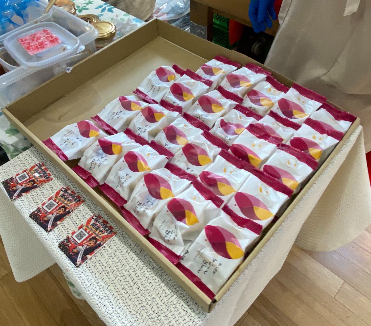 saigonosisyaEND's tweet photo. #道の駅常総 に行ってきました
#ご飯のお供総選挙 が開催されていて
試食して来ました、蓮根のヤツ、マヨのやつ、ハンバーグのやつ、梅？のやつ
沢山味見しました😆
QRを読み込んで、投票したら
すいーとぽてとが貰えました
皆さんも味見してみてはいかがでしょうか

場所は総合案内の近くです https://t.co/JqsaJnPgjk