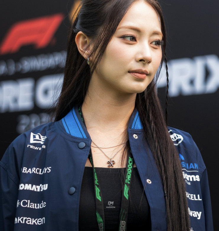 daily_magazin's tweet photo. TWICE üyesi Tzuyu, Singapur F1 Grand Prix’sinde cool ve iddialı tarzıyla dikkat çekti. https://t.co/dg5SkC4fGz