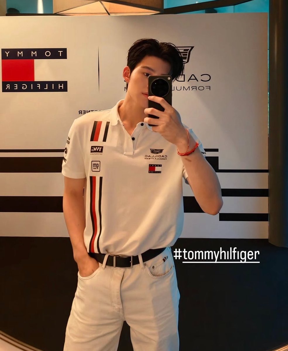OH_duckyHUN's tweet photo. โอ้โห พี่พระเอก นี่สินะพอลล์ ลีในชีวิตจริง😭🤍 https://t.co/VykWhvr9Fh