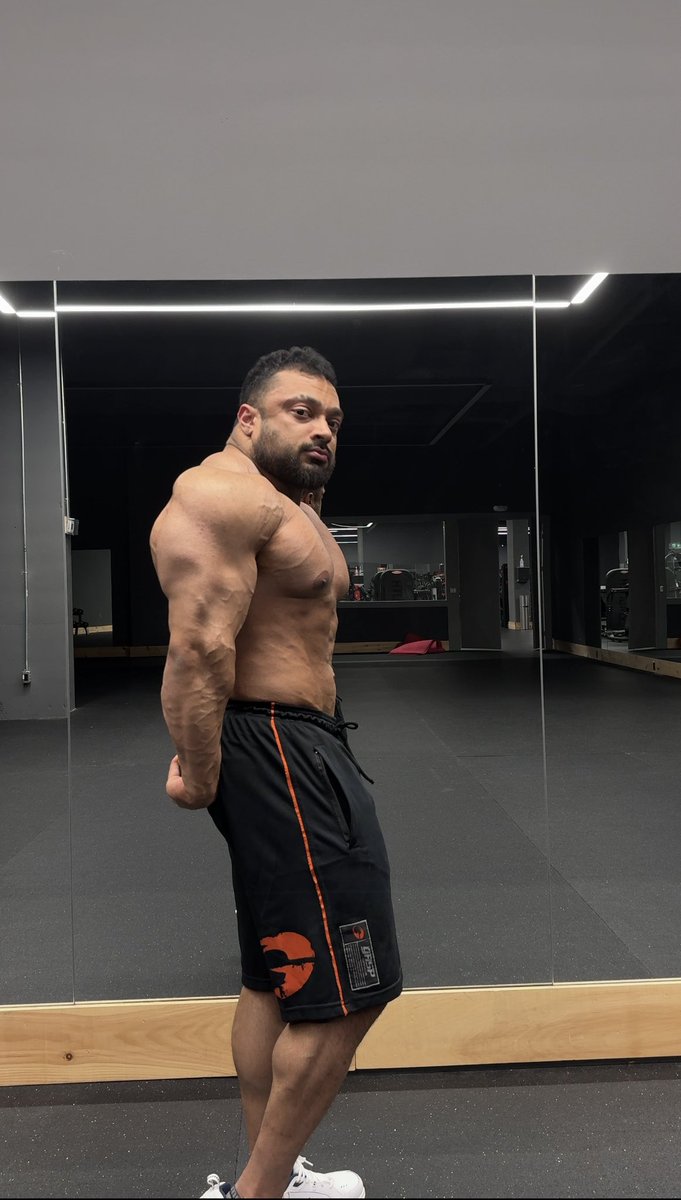 GodPerf's tweet photo. All I want is 20 inch arms https://t.co/Fh8wbZAVhk